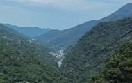 APP下载-田馥甄晒3人合体爬山，陈嘉桦带包子接地气，任家萱现在最没星味