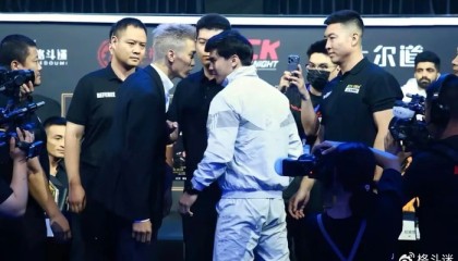 网页版入口-泽旺与对手爆发激烈冲突，发布会双方动手！|塔兰特|对视|比赛|格斗|泰拳_新浪体育_新浪新闻