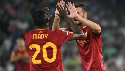 罗马战平贝蒂斯保留希望 伤大腿穆帅再催老板投资