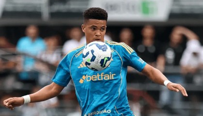 网页版入口-多特即将签下17岁左后卫帕特雷斯，预计给克鲁塞罗超千万欧